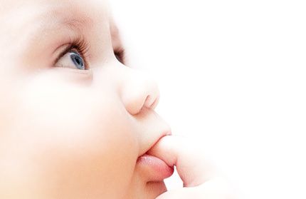 Schreiendes Baby - Ursachen, Symptome und Tipps
